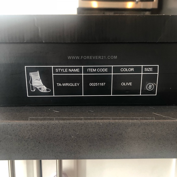 Olive Green Cutout Sandals - Picture 4 of 8